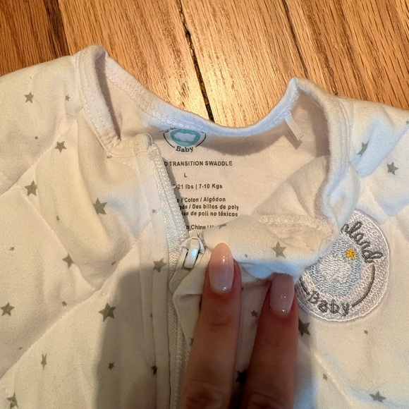 Halo dreamland weighted White Baby Sleep Sack with Gray Star Print - Picture 3 of 3